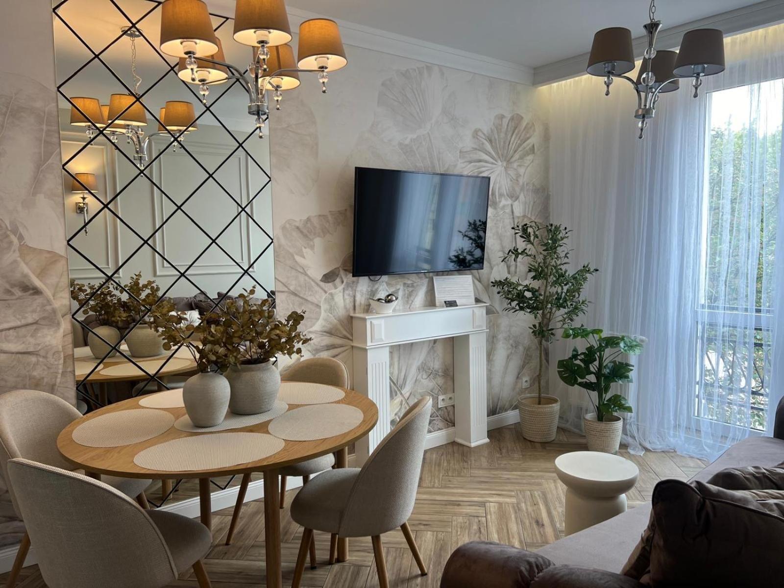 Family & Business Sauna Apartments Plac Wolnosci Centrum Downtow, - Piekny Apartament - 5 Bedroom With Private Sauna, Bath With Hydromassage, Parking, Catering Options Kielce Eksteriør billede