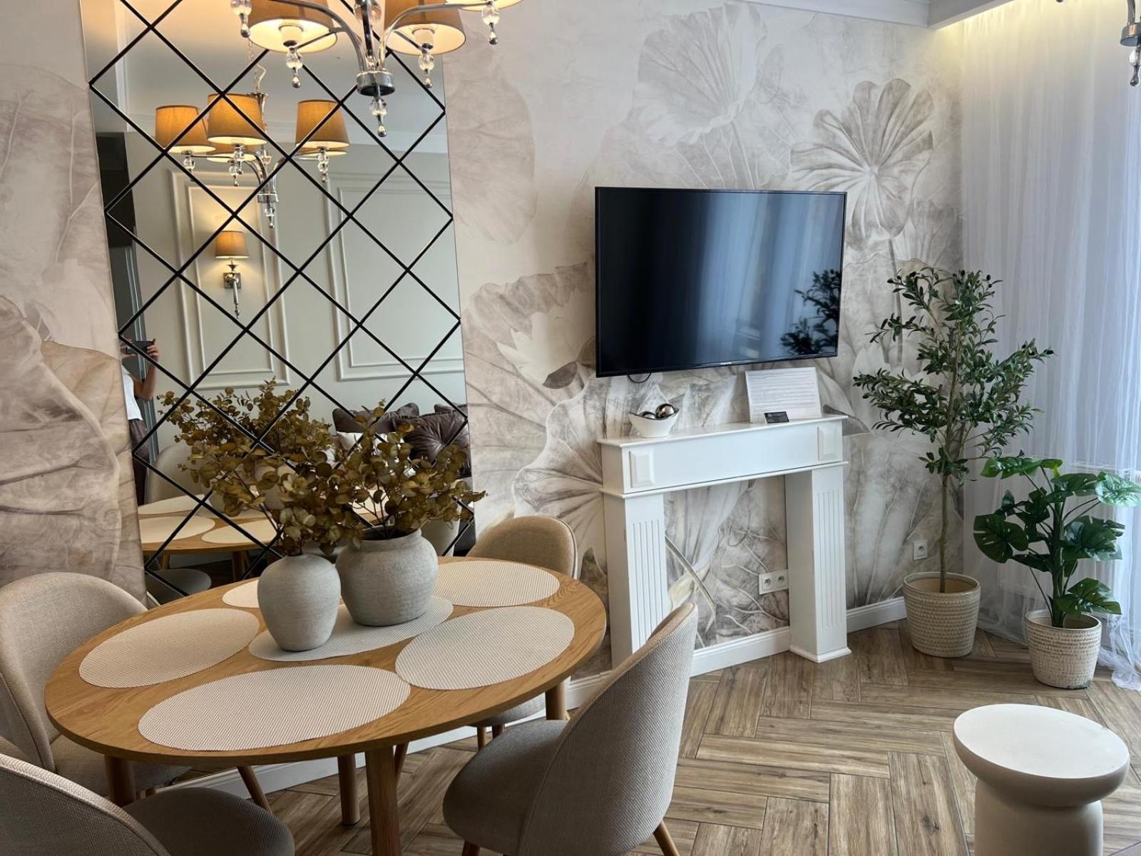 Family & Business Sauna Apartments Plac Wolnosci Centrum Downtow, - Piekny Apartament - 5 Bedroom With Private Sauna, Bath With Hydromassage, Parking, Catering Options Kielce Eksteriør billede